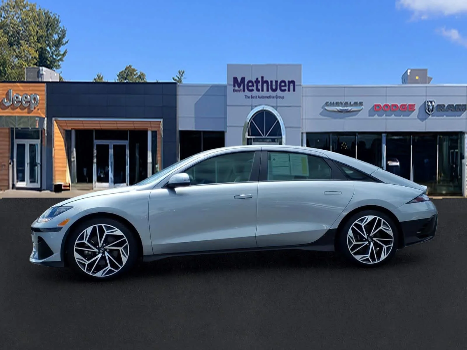 Used 2023 Curated Silver Hyundai SEL image 7