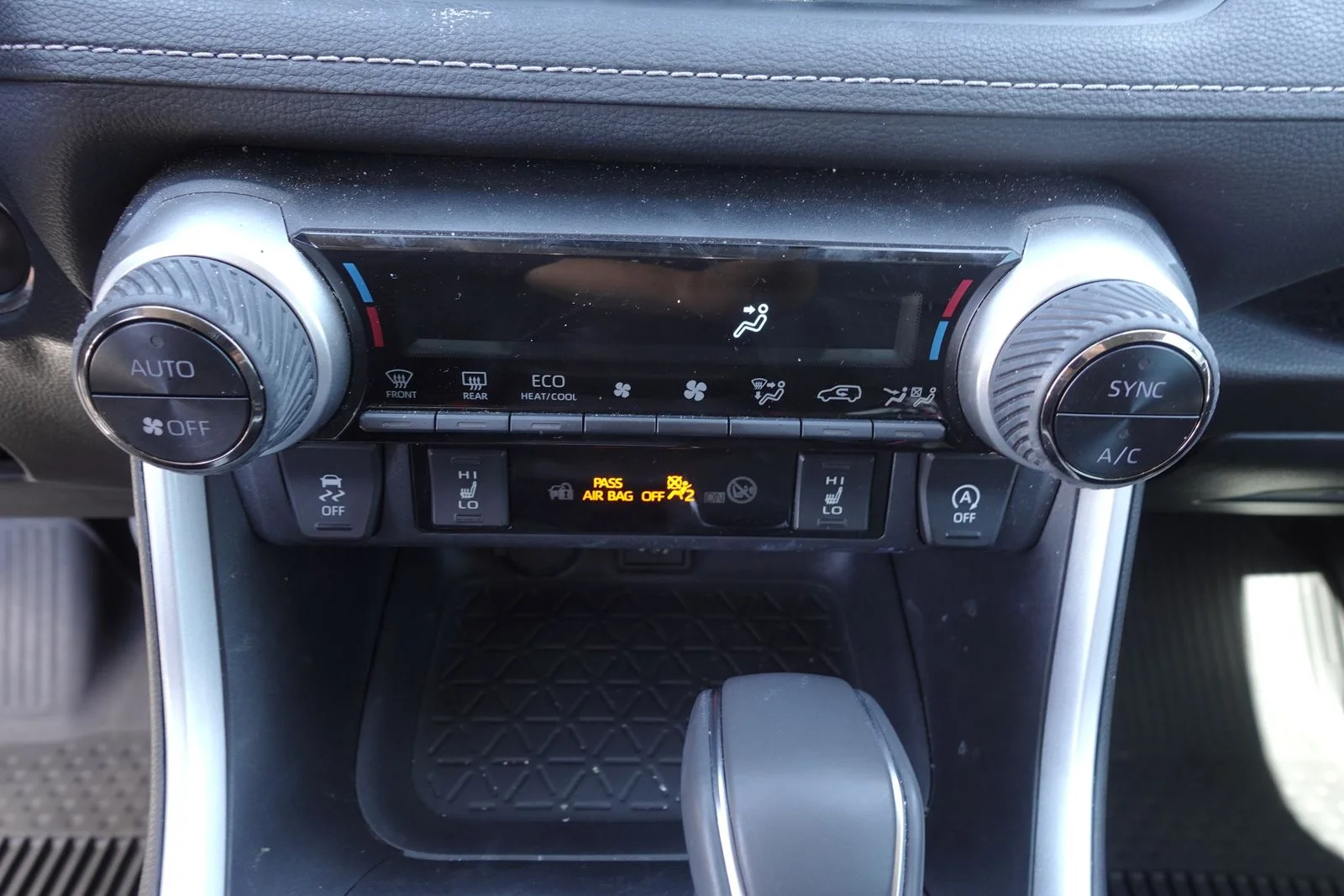 Used 2023 Wind Chill Pearl Toyota XLE Premium image 22