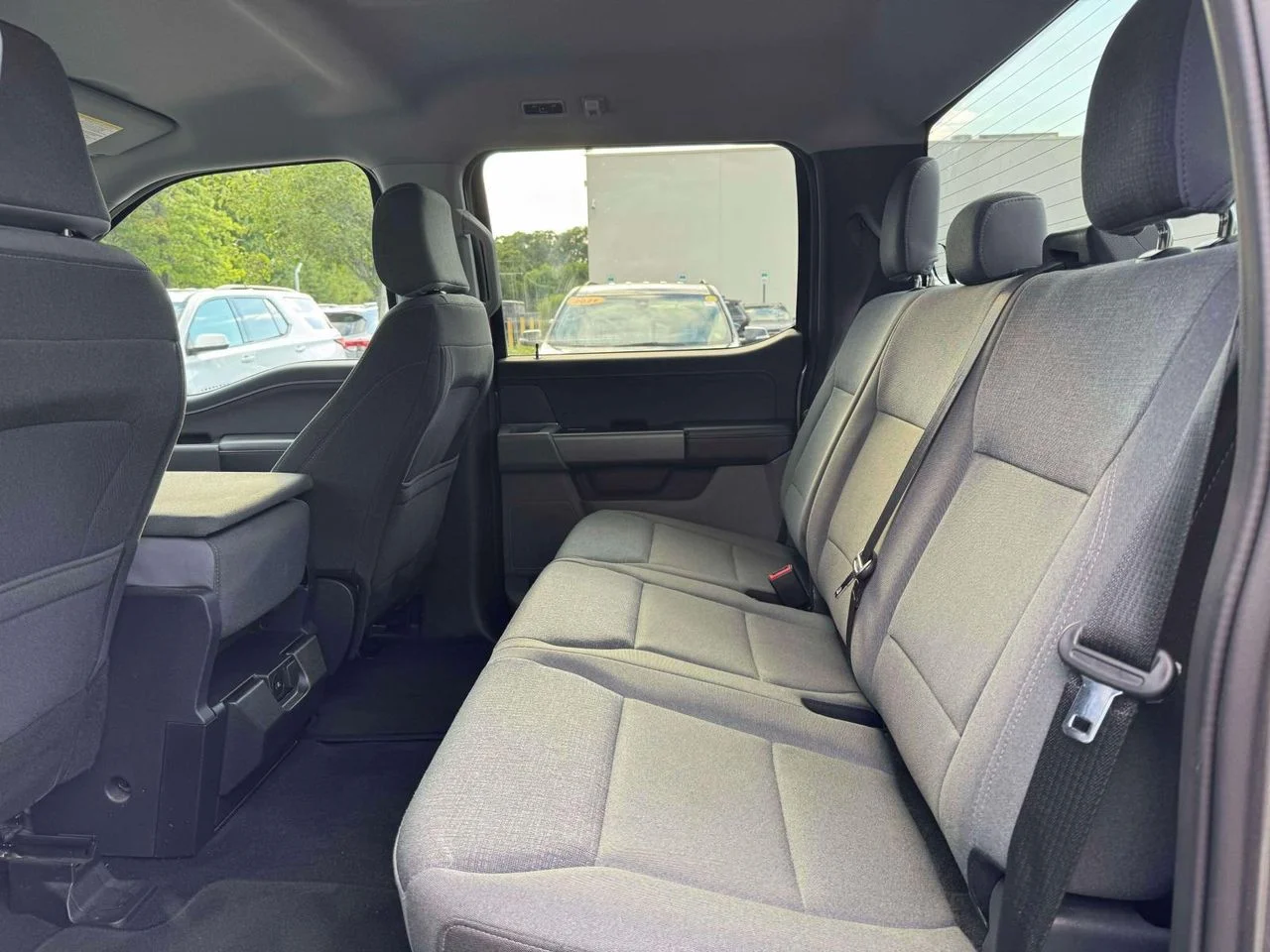 Used 2025 CARBONIZED GRAY METALLIC Ford XLT image 14