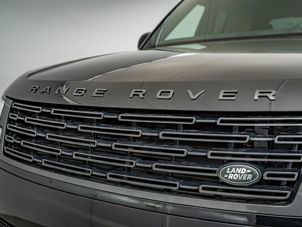 New 2026 Santorini Black Land Rover SE image 12