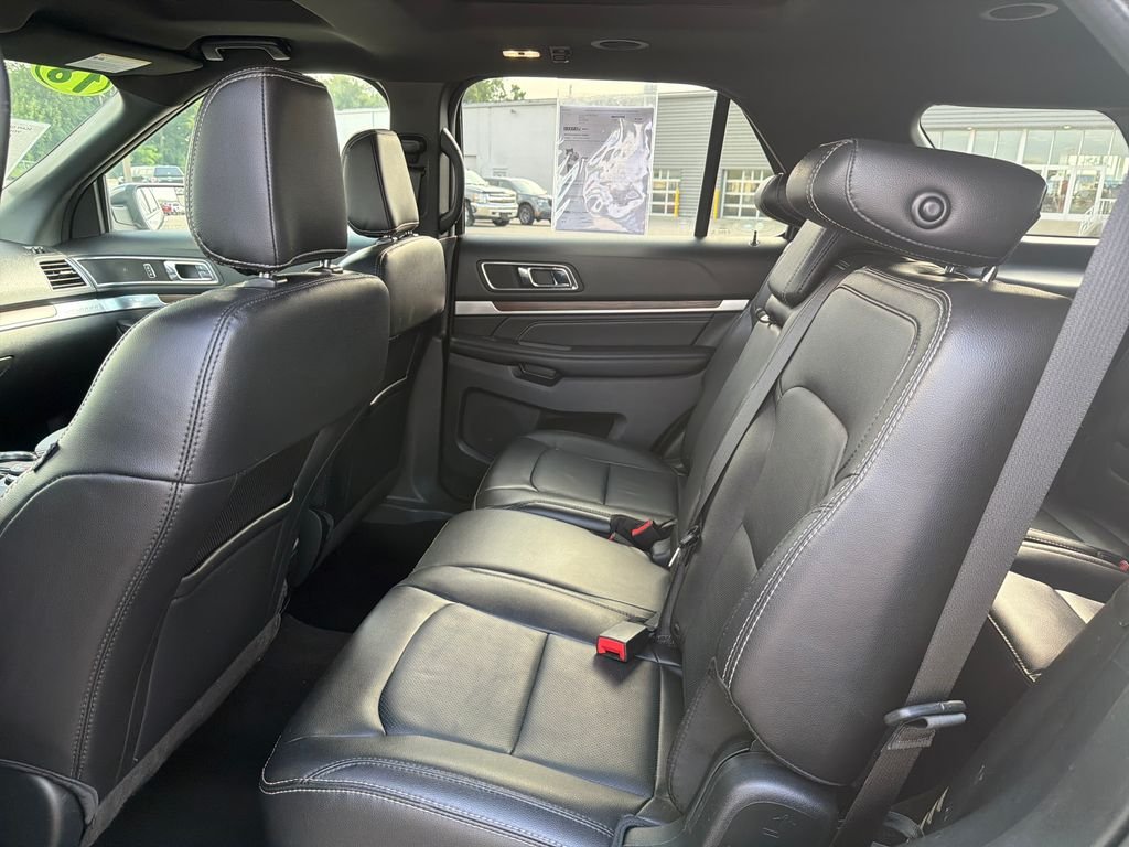 Used 2018 Gray Ford Limited image 15