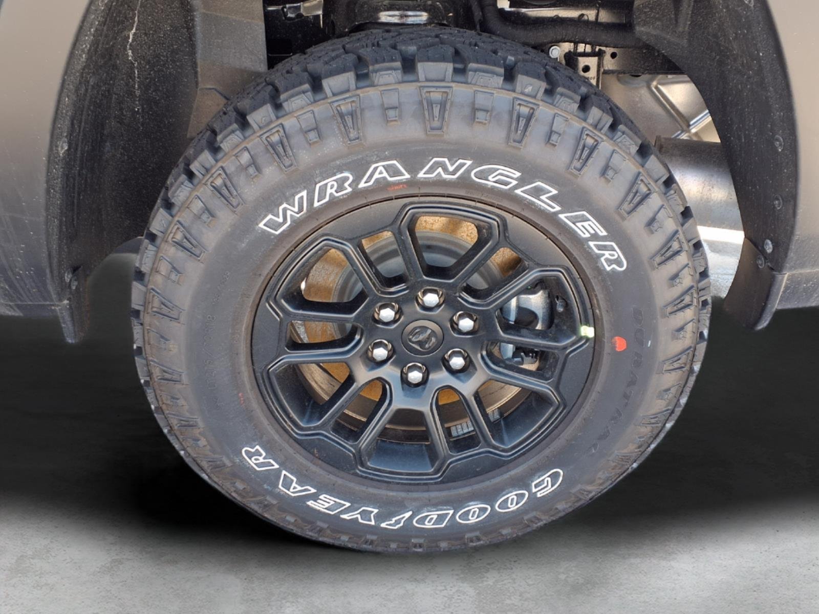 New 2026 Diamond Black Crystal Pearl-Coat Exterior Paint RAM Rebel image 7