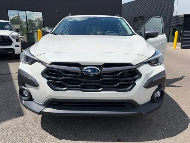 Used 2024 Crystal White Pearl Subaru Limited image 4