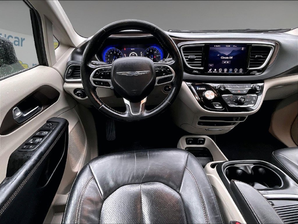Used 2019 Black Chrysler Touring L Plus image 18