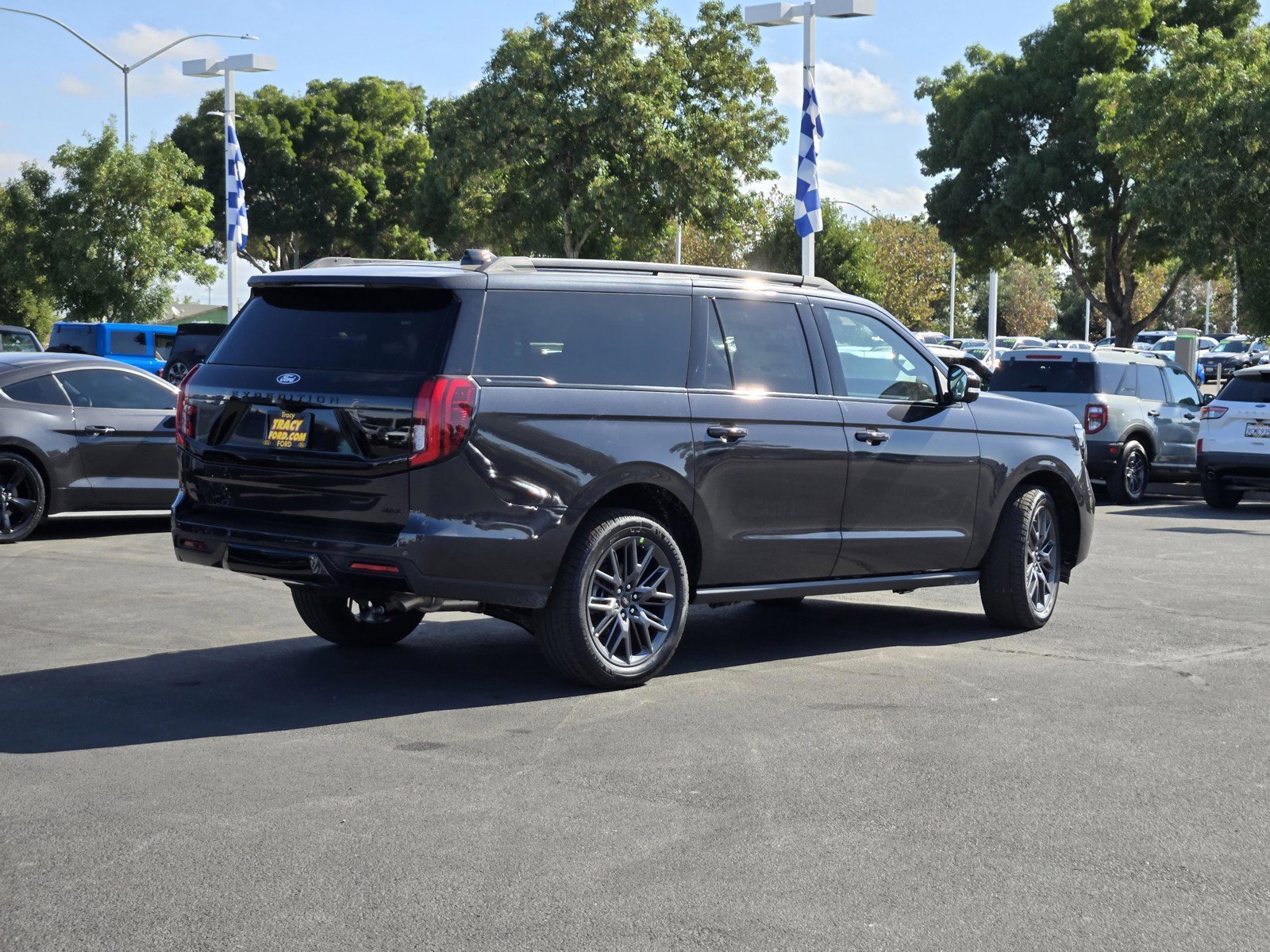New 2027 Dark Matter Gray Metallic Ford MAX Platinum image 4