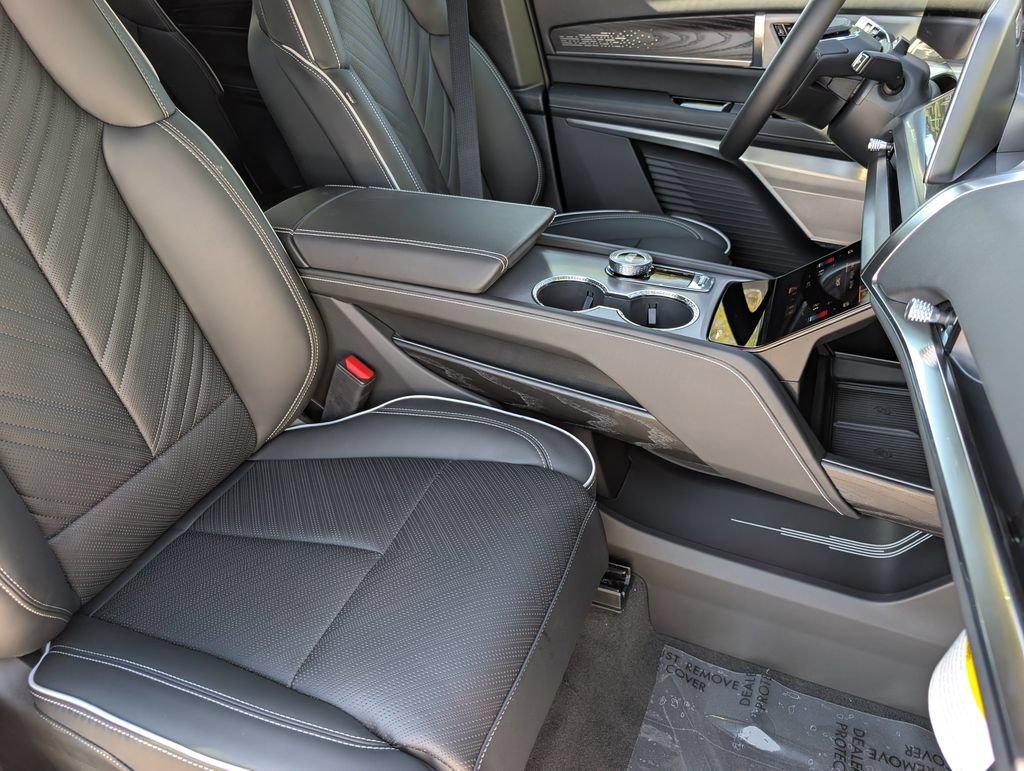 2027 Cadillac VISTIQ Platinum - Photo 21