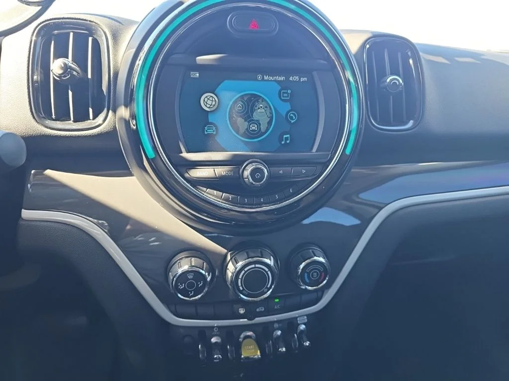 Used 2019 Light White MINI E Countryman image 20