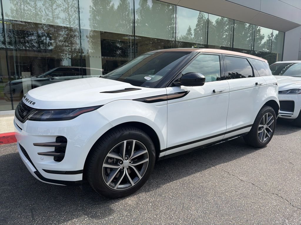 Used 2025 White Land Rover Dynamic image 1