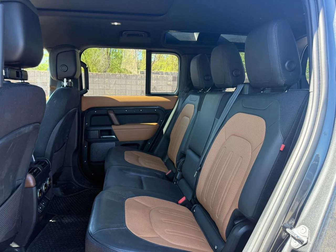 Used 2024  Land Rover X image 8