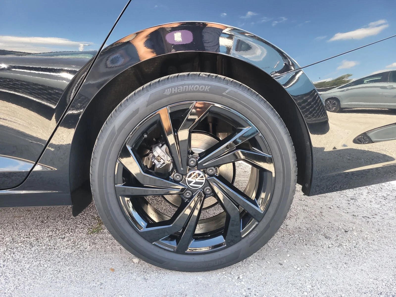 New 2026 Deep Black Pearl Volkswagen 1.5T SE image 9