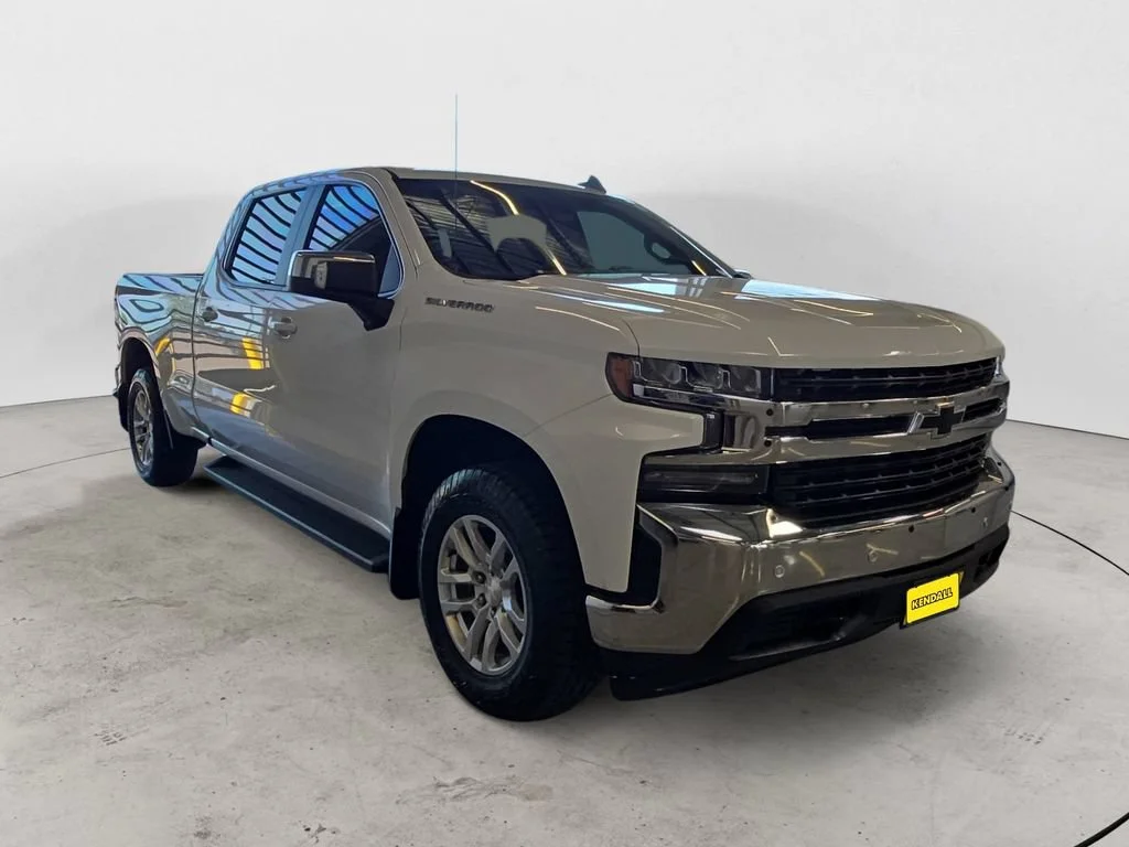 Used 2019 White Chevrolet LT image 3