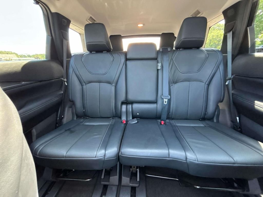 Certified Used 2023 Black INFINITI LUXE image 10