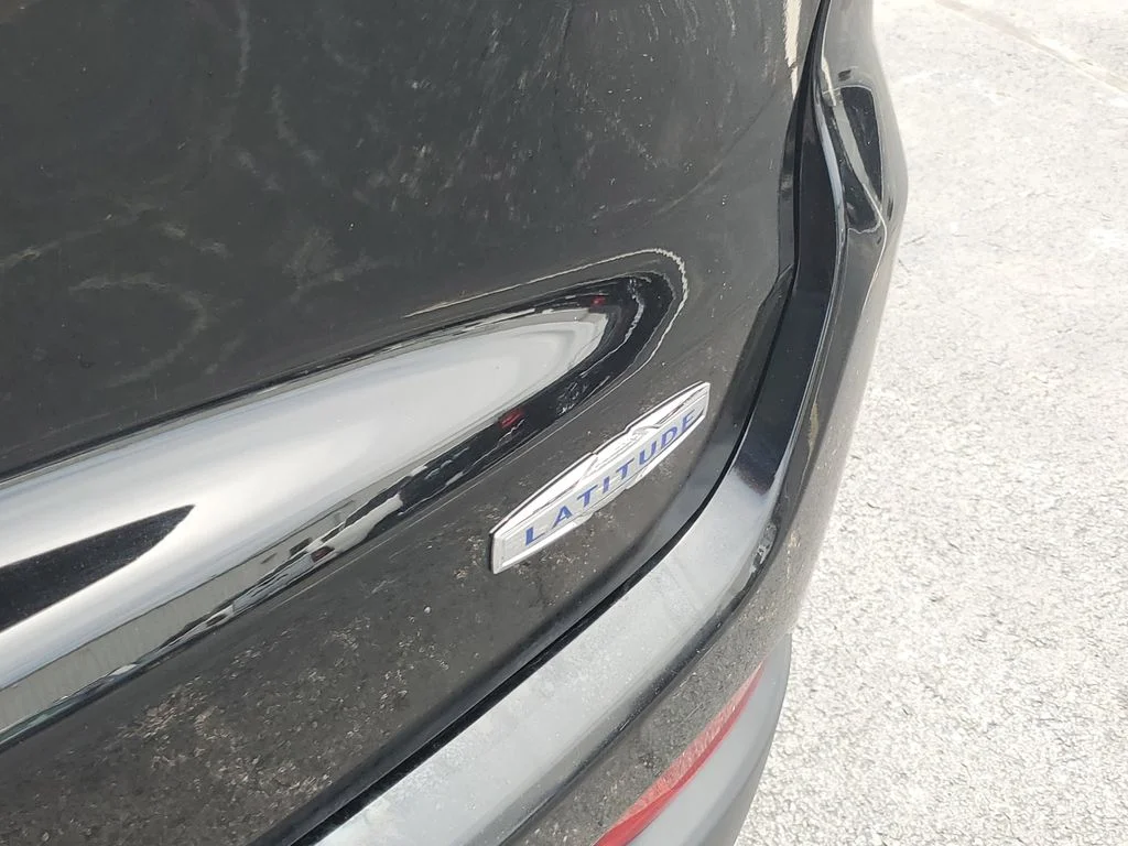 Certified Used 2022 Black Jeep Latitude image 8