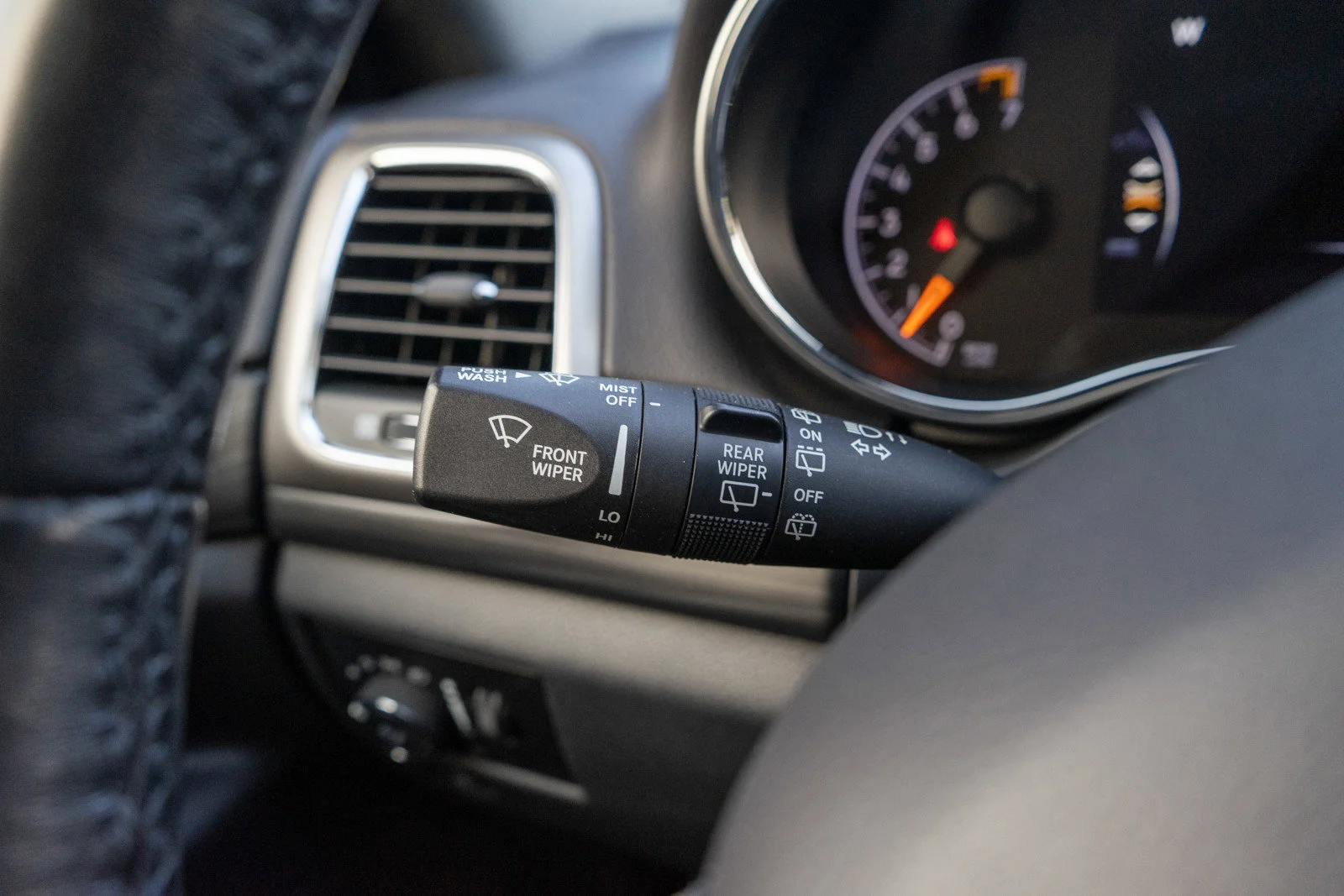 Used 2020 Velvet Red Pearlcoat Jeep Altitude image 26