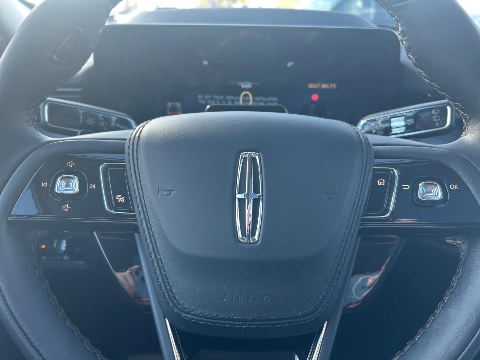 New 2026 Harbour Grey Clearcoat Lincoln Premiere image 22