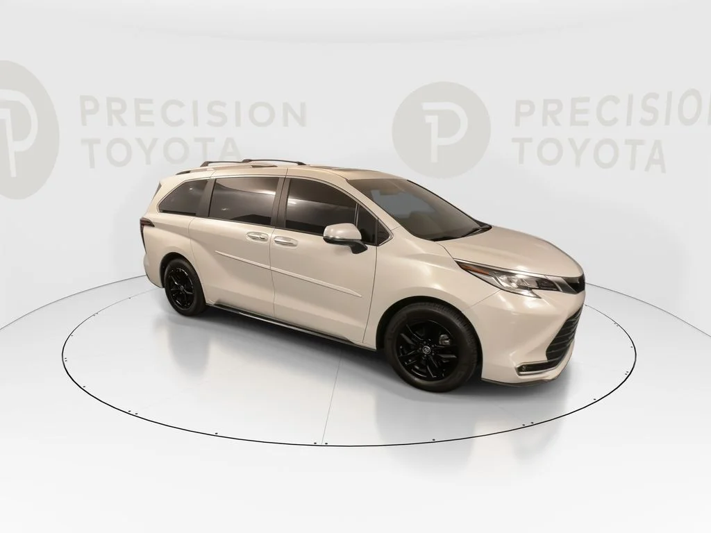 Used 2023 Wind Chill Pearl Toyota Limited image 2