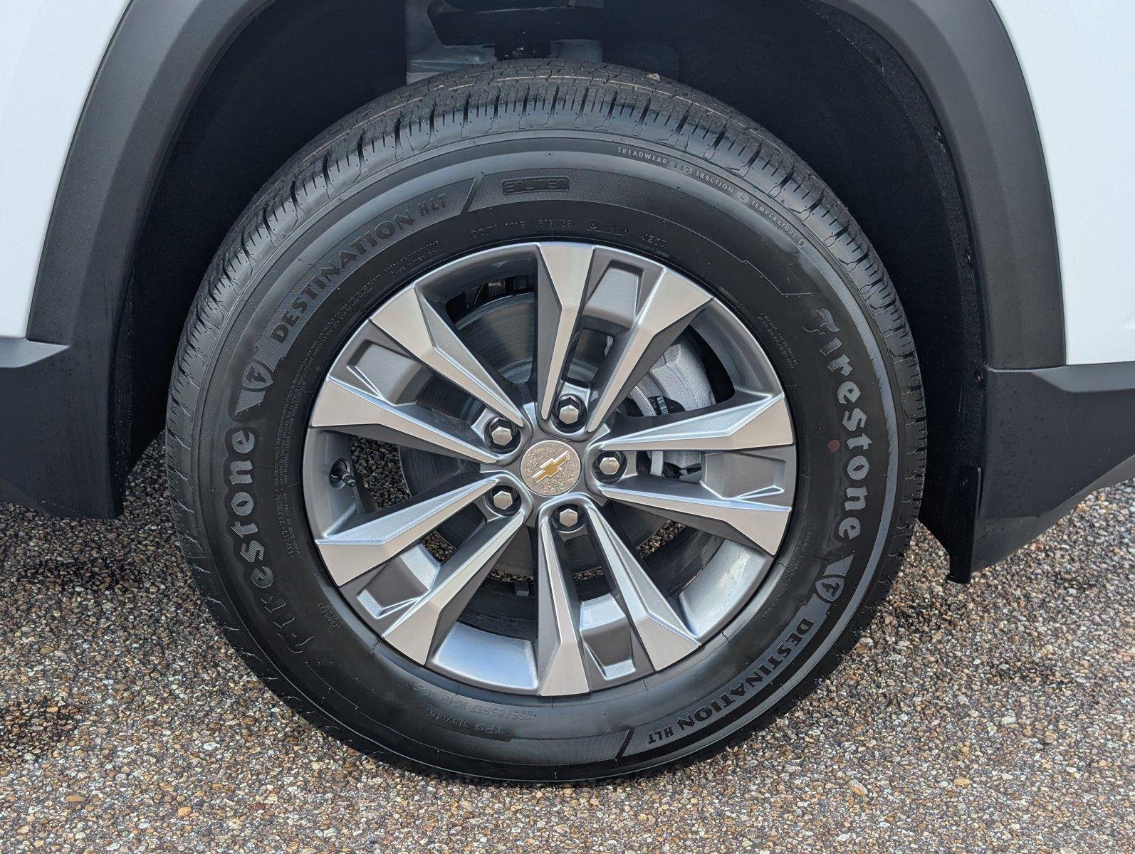 New 2026 Summit White Chevrolet LT image 39