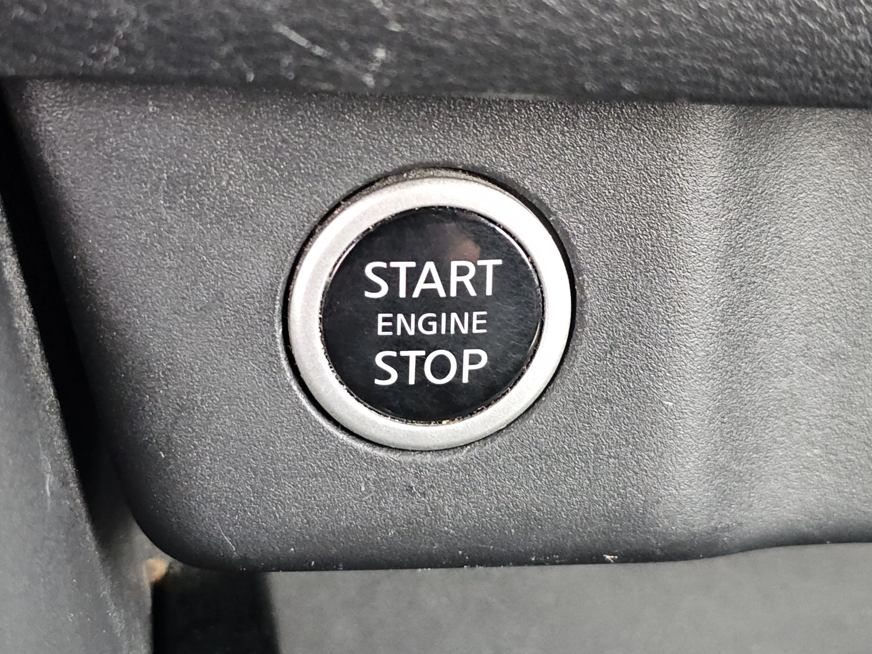 Used 2021 Scarlet Ember Tintcoat Nissan SV image 19
