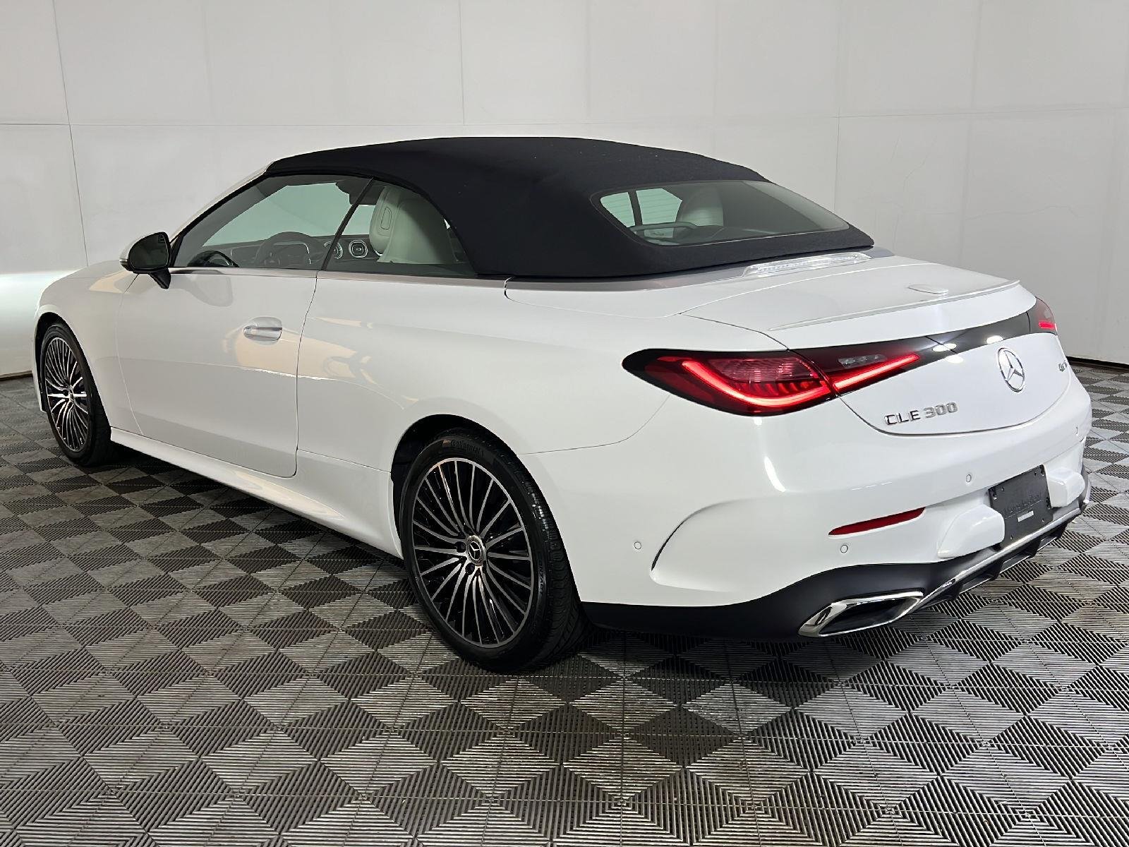 Used 2025 Polar White Mercedes-Benz CLE 300 image 38