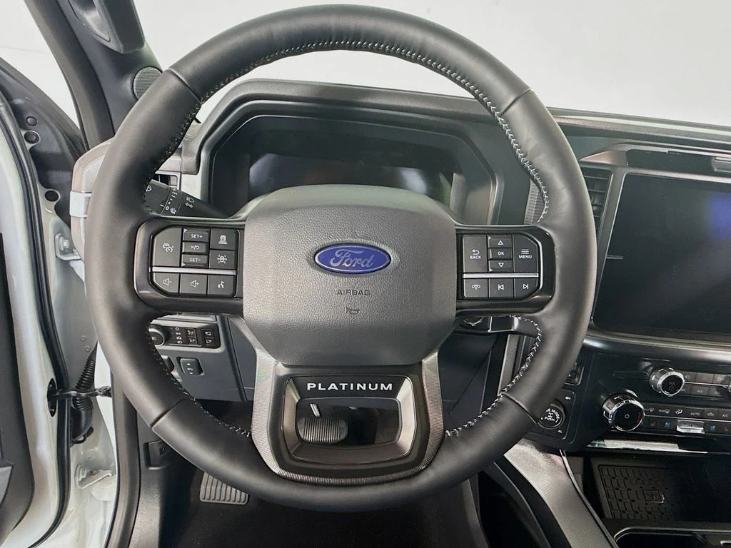 New 2026 Star White Metallic Tri-Coat Ford Platinum® image 11
