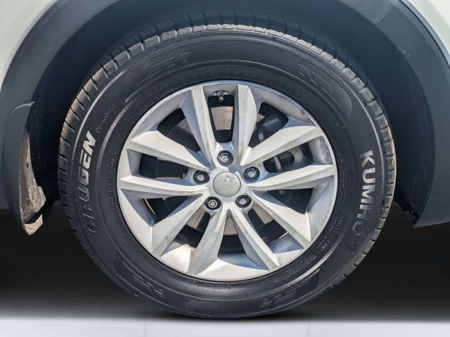 Used 2018 White Kia LX image 11
