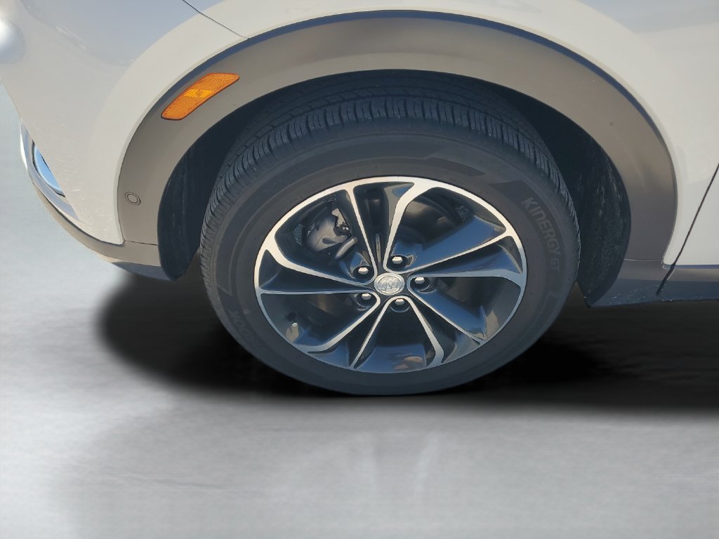 Used 2022 WHITE FROST TRICOAT Buick Essence image 26