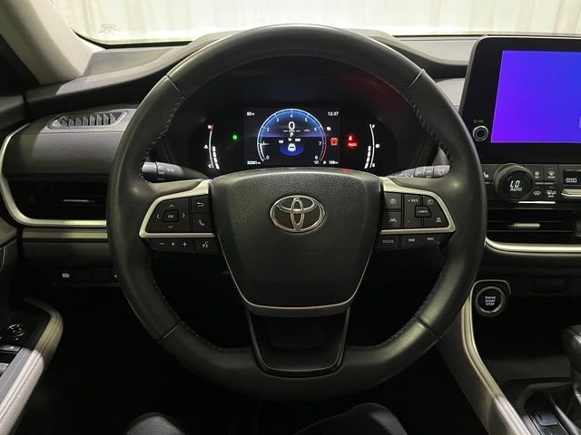 Used 2024 Beige Toyota XLE image 19