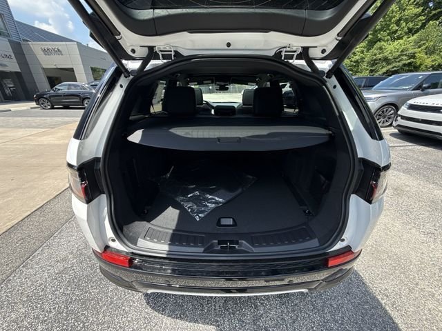 New 2026 Ostuni Pearl White LAND ROVER  image 23