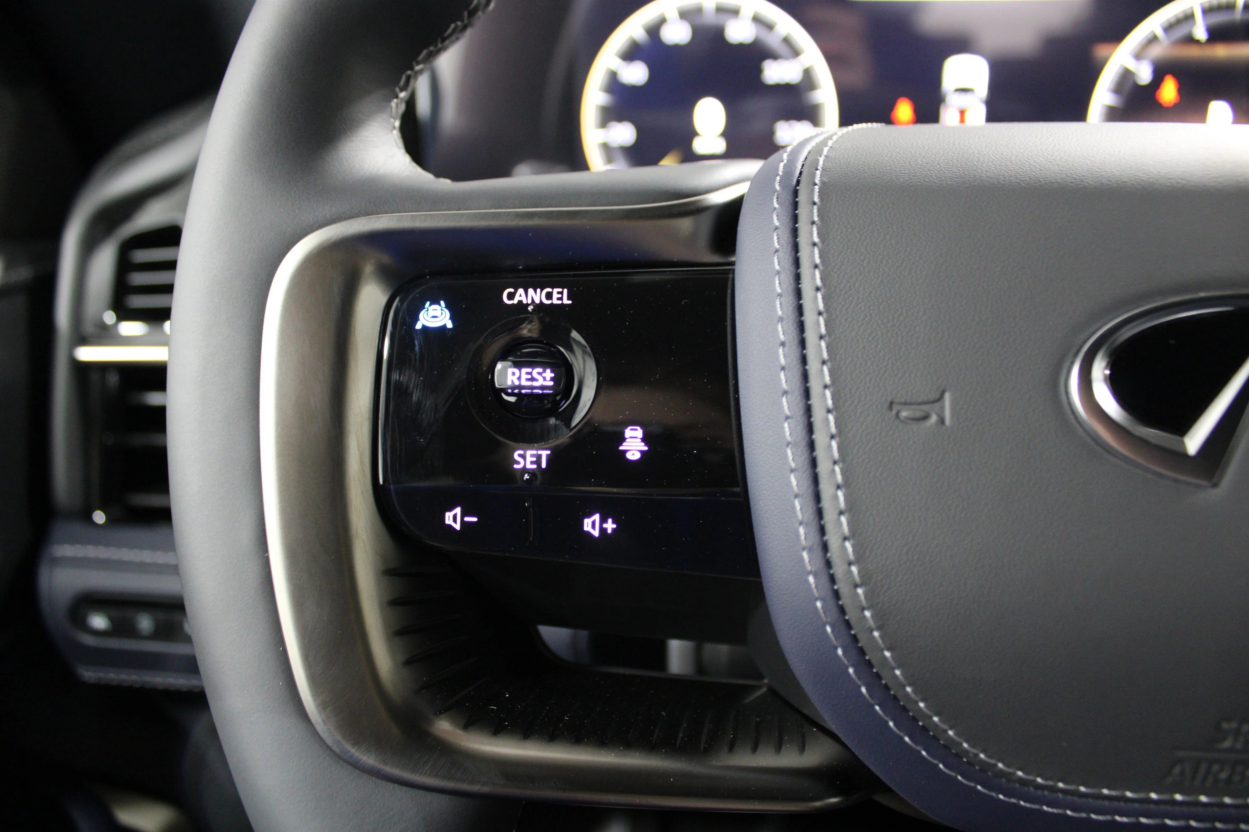 2026 INFINITI QX80 Sport - Photo 10