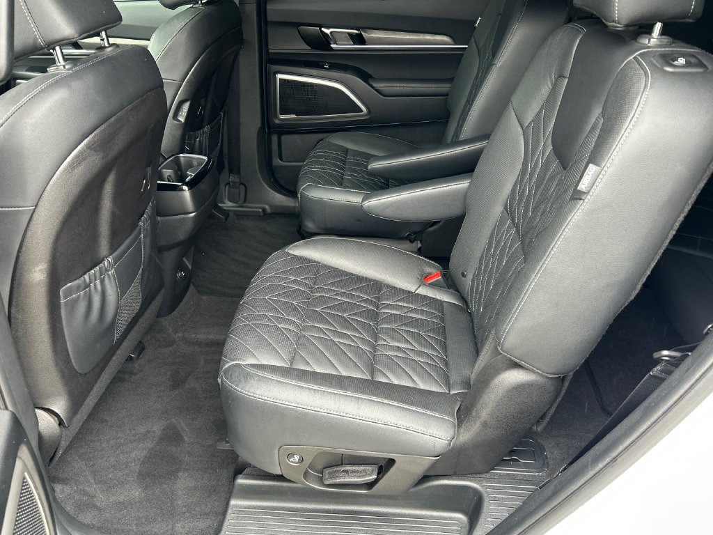Used 2023 White Kia EX X-Line image 25