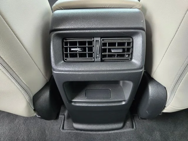 Used 2023 White Honda EX-L image 17
