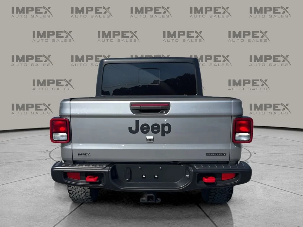 Used 2020 Silver Jeep Sport image 4