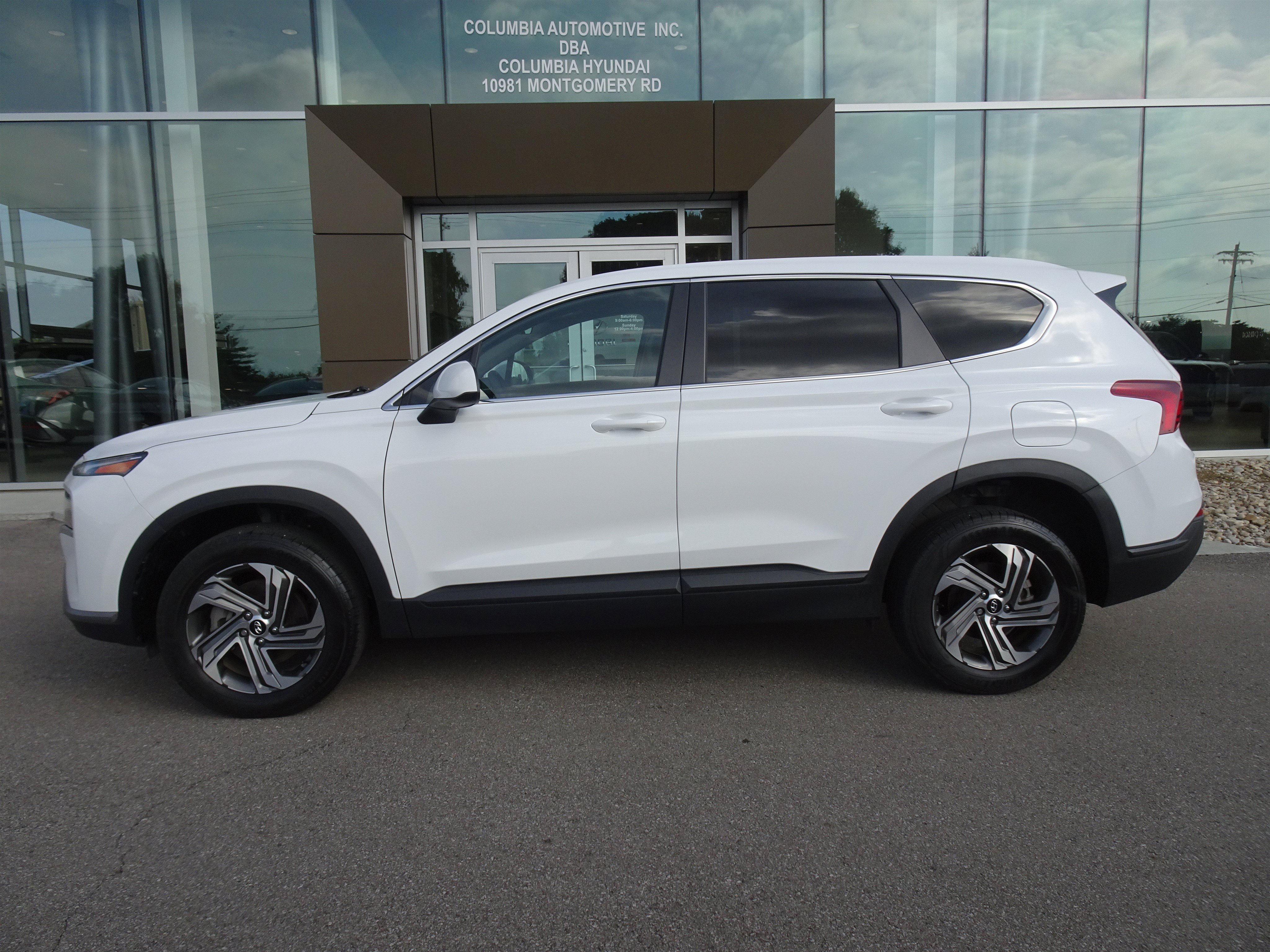 Used 2023 Serenity White Pearl Hyundai SE image 2