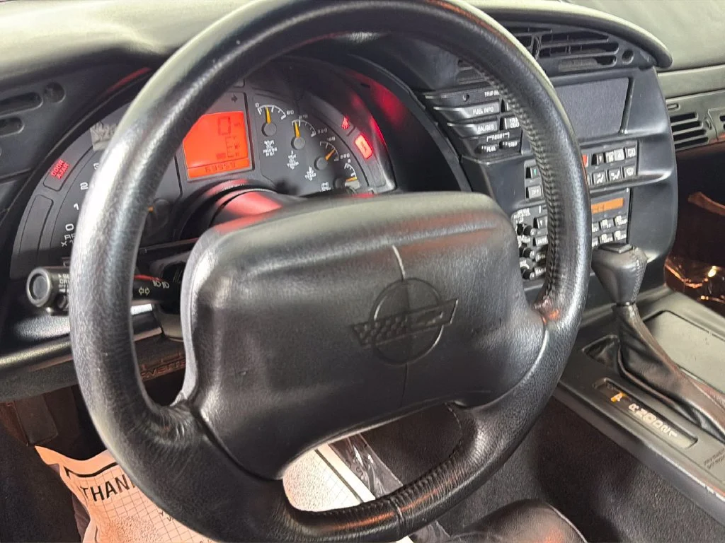Used 1995  Chevrolet 2dr Convertible image 23