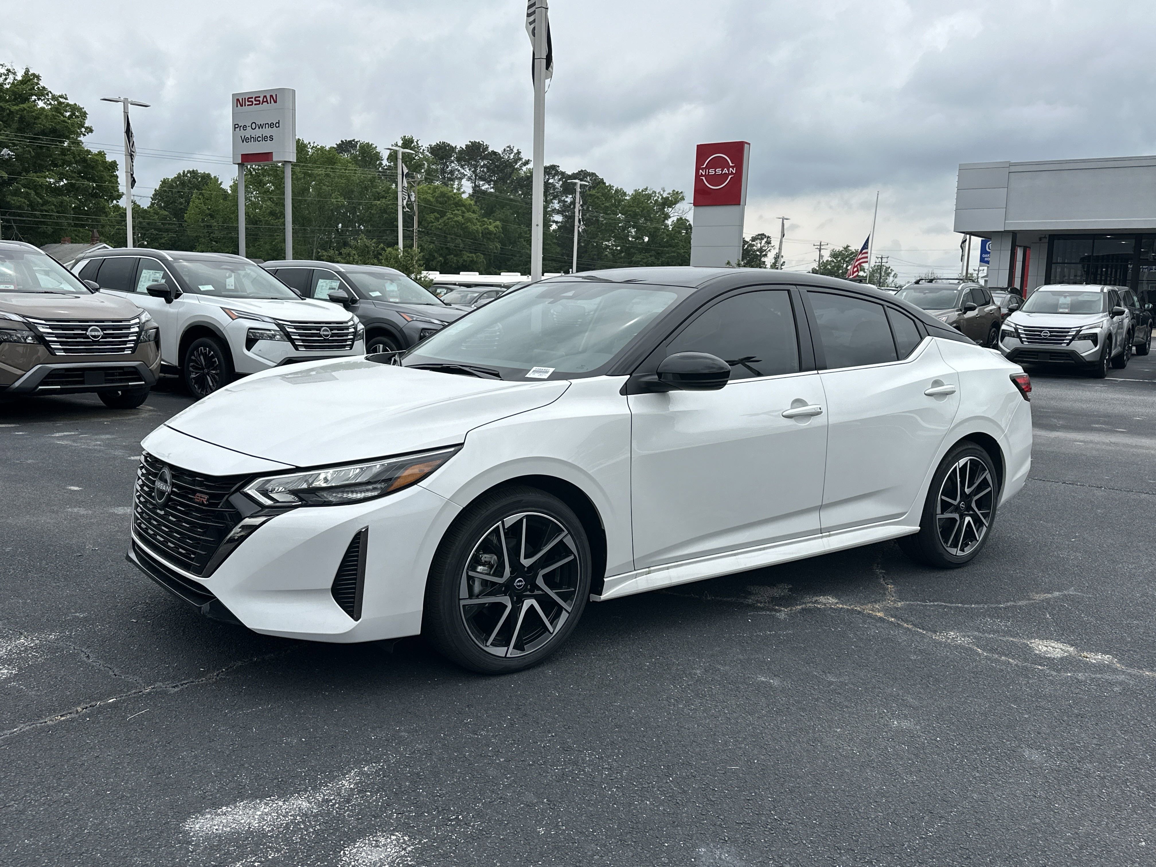 2025 Nissan Sentra SR - Photo 4