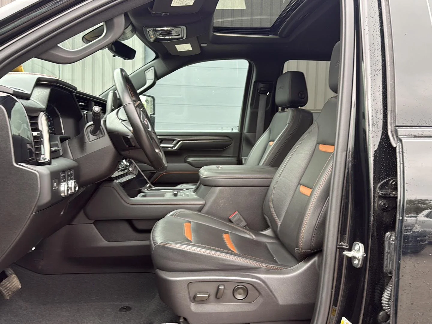 Used 2024 Onyx Black GMC AT4 image 9