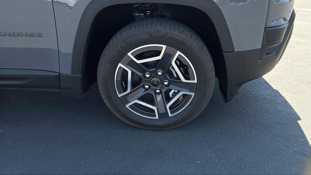 New 2026 Sting-Gray Clearcoat Jeep Laredo image 9