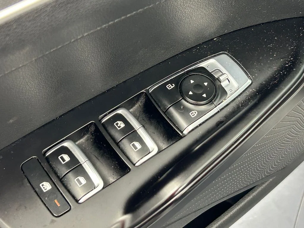 Used 2024 Wolf Gray Kia GT-Line image 40