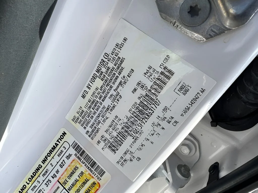 Used 2019 White Lincoln Reserve image 36