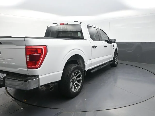 Used 2021 White Ford XLT image 9
