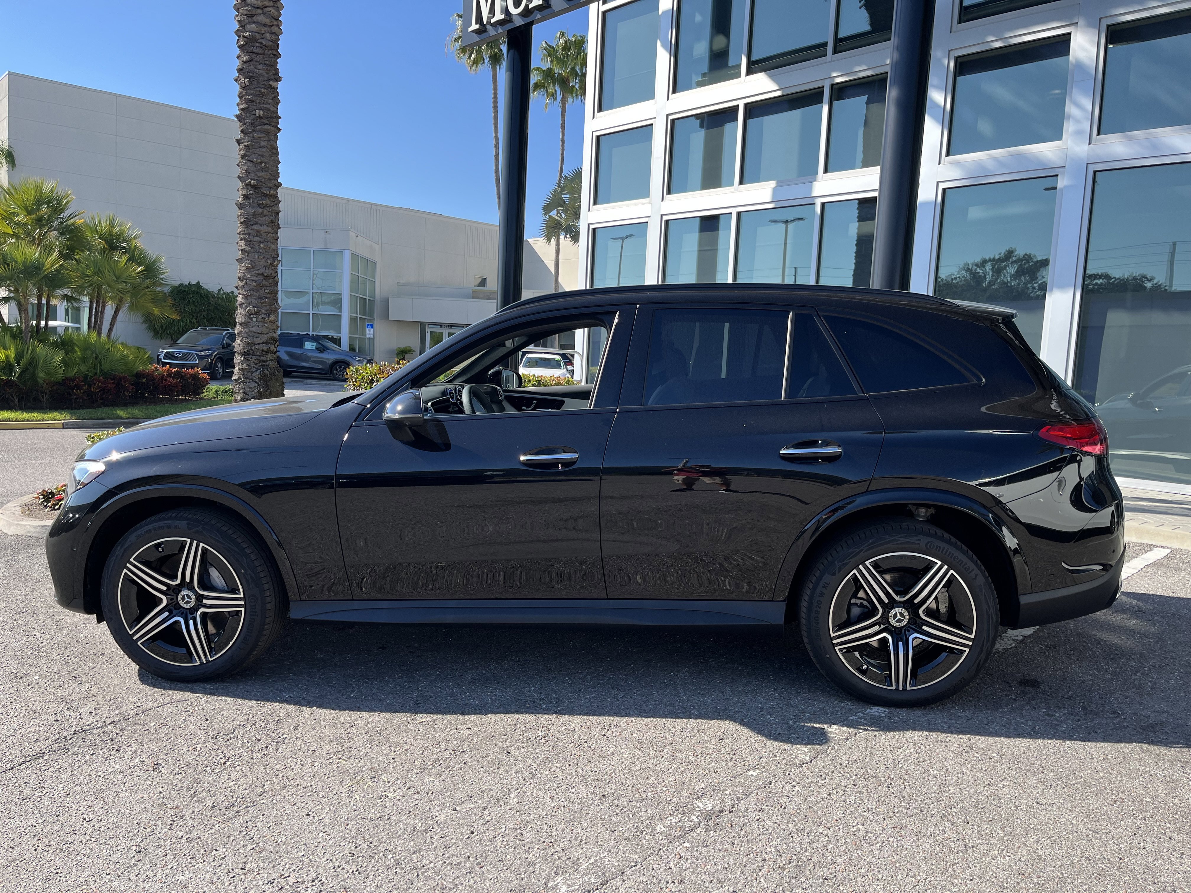 New 2026 Obsidian Black Metallic Mercedes-Benz GLC 300 image 32