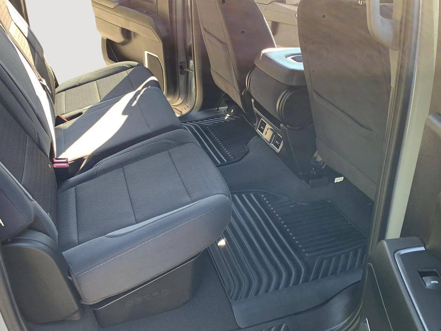 Used 2024 Slate Gray Metallic Chevrolet LT image 18