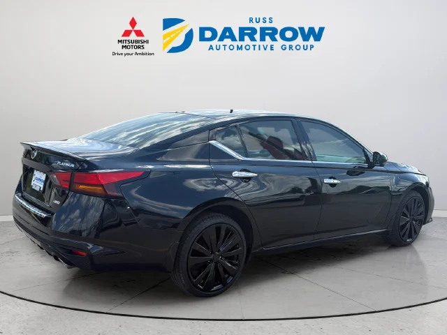 Used 2021 Black Nissan 2.5 Platinum image 5