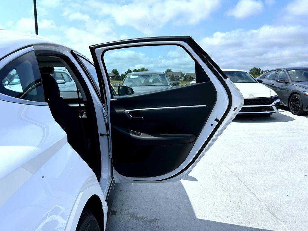 New 2026 Serenity White Hyundai Blue image 17