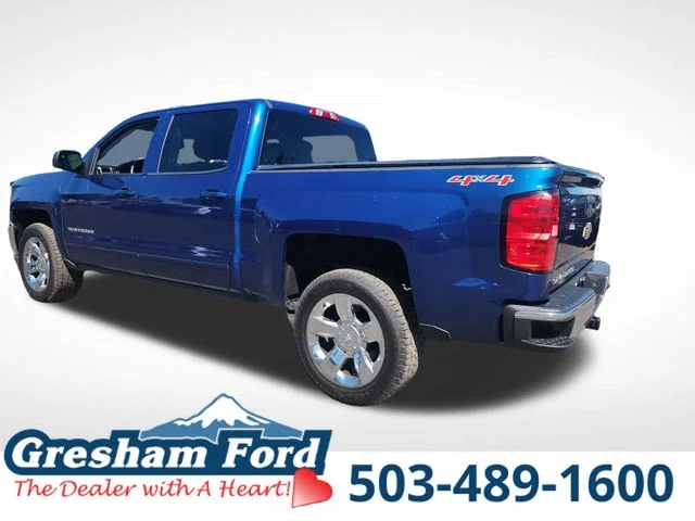 Used 2017 Deep Ocean Blue Metallic Chevrolet LT image 5