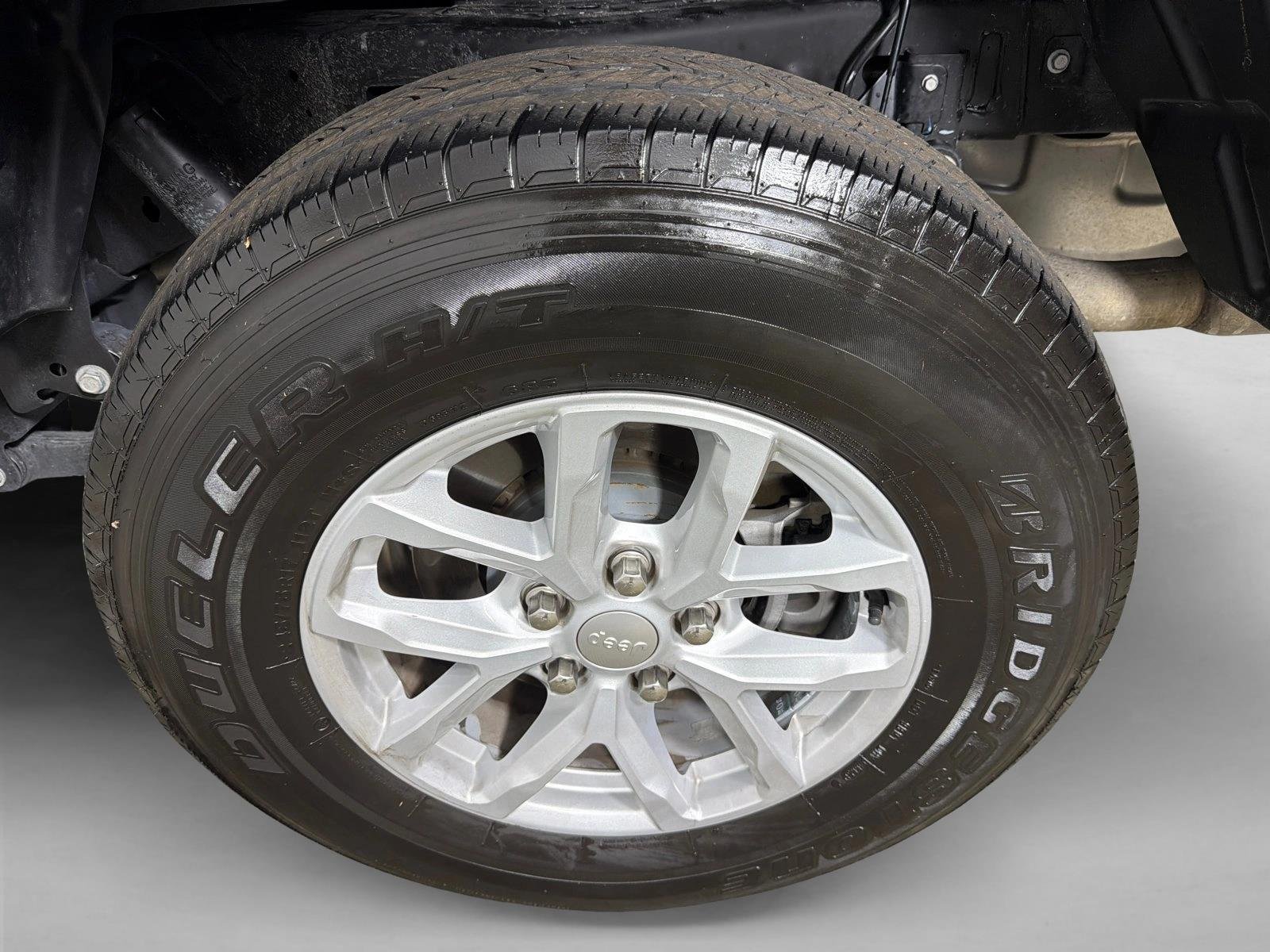 Used 2023 Black Clearcoat Jeep Sport S image 19