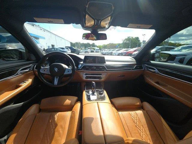 Used 2022 Gray BMW 750i xDrive image 30