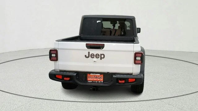 New 2026 Bright White Clear-Coat Exterior Paint Jeep Rubicon image 8