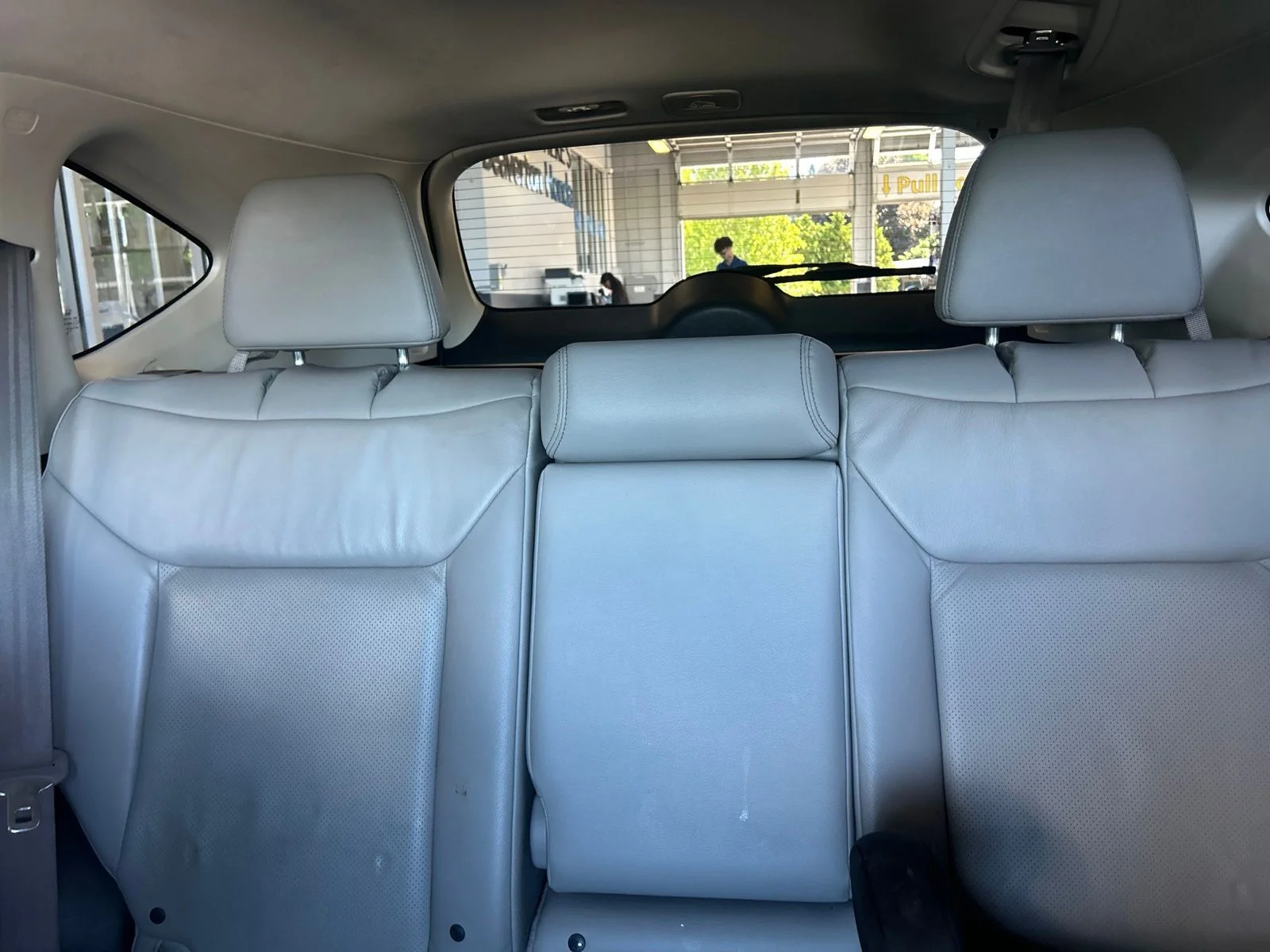 Used 2015 Alabaster Silver Metallic Honda Touring image 10