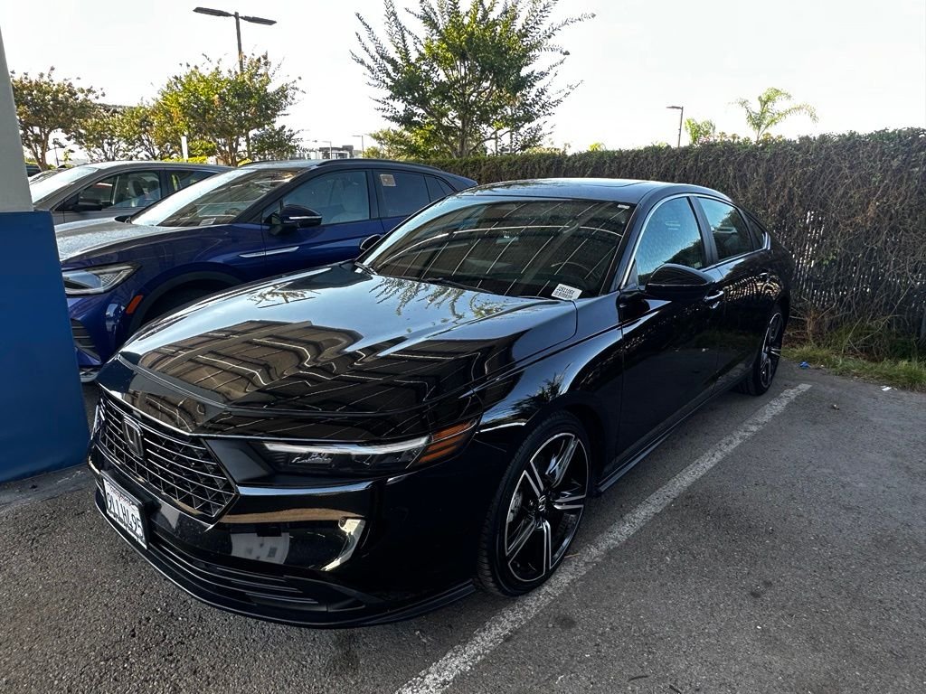 Used 2024  Honda Sport image 12